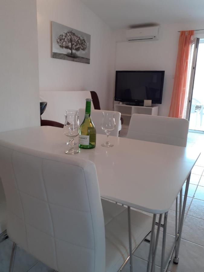 Apartments Verica Pag Town Exterior photo